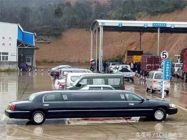 美系豪华的绝唱,第三代林肯城市Town car