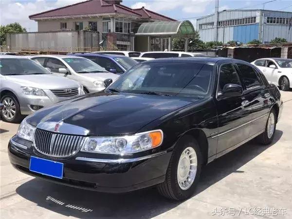 美系豪华的绝唱,第三代林肯城市Town car