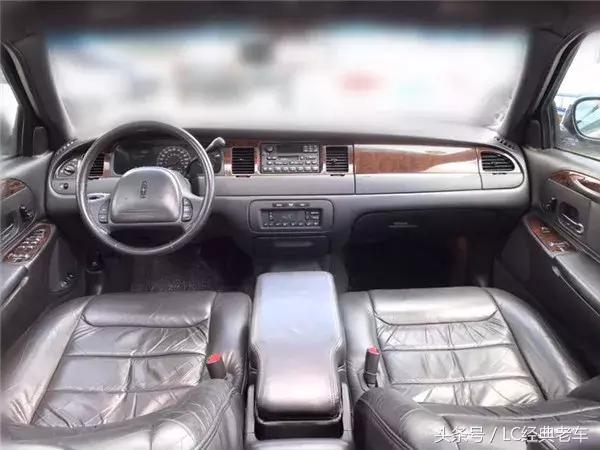 美系豪华的绝唱,第三代林肯城市Town car