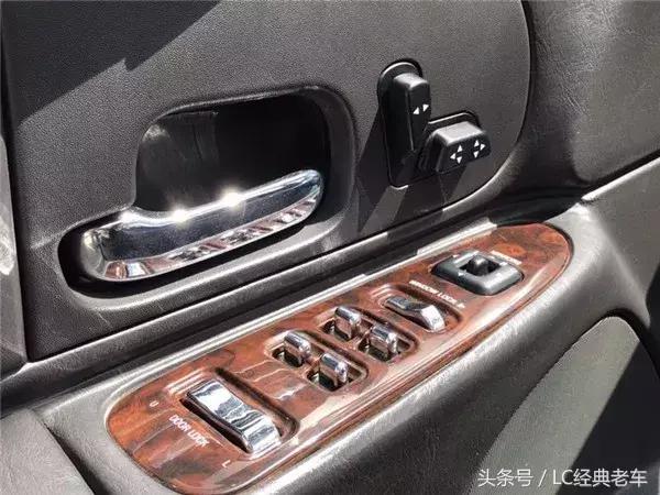 美系豪华的绝唱,第三代林肯城市Town car