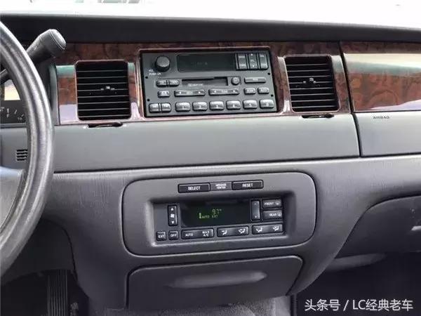 美系豪华的绝唱,第三代林肯城市Town car