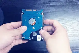 为什么硬盘显示为0兆，重要的数据莫名其妙丢失了，看凯哥怎么说视频封面