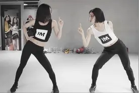 火爆抖音的神曲《HandClap》完美舞蹈，瞬间王者气场！视频封面