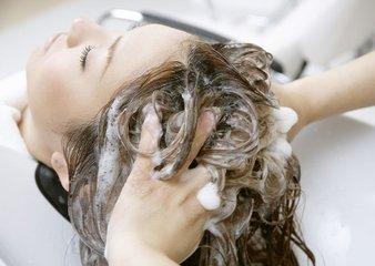 氨基酸洗发水是什么？真的有大家说得那么好用吗？用完不出油么？