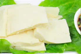 1把黄豆，泡一泡，打一打，厨师长教你在家做豆腐，太有创意了