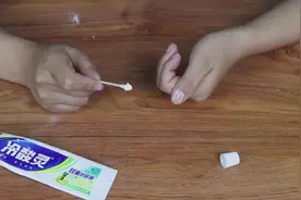 生活小窍门，指甲脏了要学会这样清理，不仅省时还安全视频封面