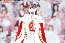 李艺彤总决赛力压黄婷婷夺冠，但风头却全都被鞠婧祎抢走了视频封面