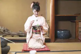 揭秘！日本女人总喜欢跪着的真正原因，原因有点不好意思说视频封面