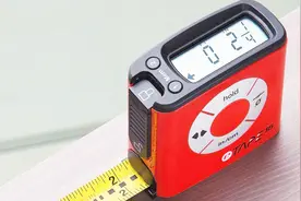 美国人给普通卷尺增加显示屏，售价高了几倍，值不值看测评结果！视频封面