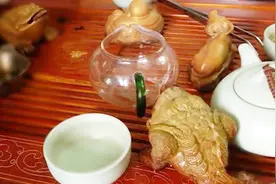 农村俗语常说：“早酒晚茶五更色，劝君千万要不得”，什么意思？视频封面