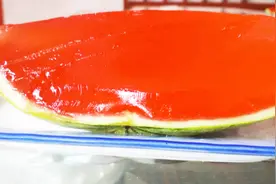 在家自制果冻的做法，只需几包qq糖，孩子吃了还想要