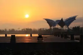 我国最怪的两个城市，一个晚上10点还没天黑，一个凌晨3点就天亮