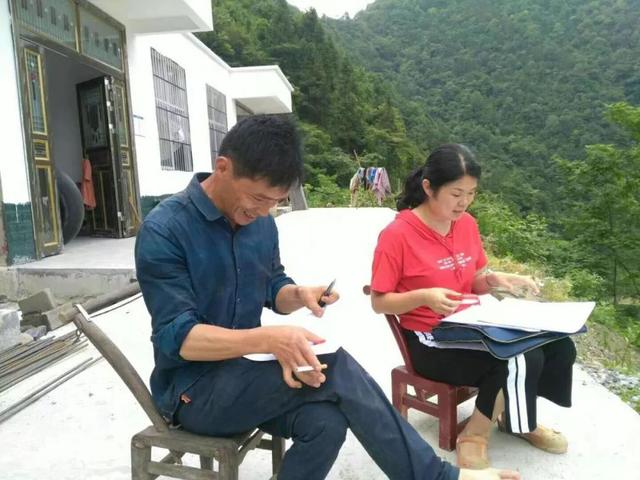 巾帼故事｜“女子尖刀班”班长皇甫鸿，扑下身子为群众不负重托干实事