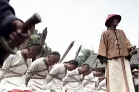 “戊戌六君子”本应是7个人，前6个都被斩首了，第7个下场如何？视频封面