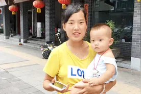 农村儿媳进城修手机，店门口看见了啥？直呼太漂亮，变化真大视频封面