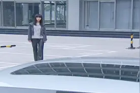 男子感觉特别对不起女孩，流下了眼泪，女孩骂他是混蛋视频封面