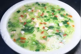 厨师长教“枸杞虾丁蒸豆腐”，豆腐滑嫩虾丁鲜美，老人小孩都爱吃视频封面