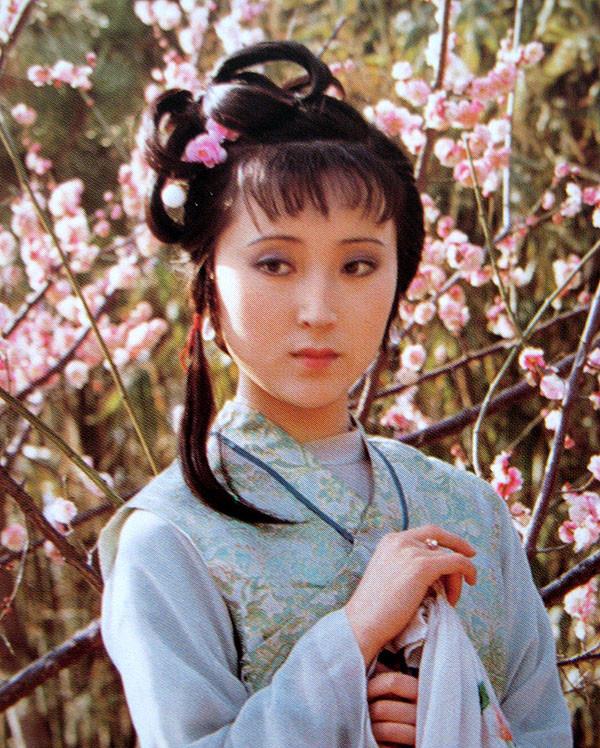 画上倒八字眉,陈晓旭惊叫这让我怎么见人?杨树云用这个词说服她