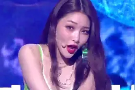 音乐银行，金请夏献唱《Love U》舞蹈却是唯了亮点？