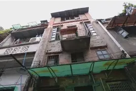 广州一家5口挤民国老宅，房顶塌陷，室内如火炉，爆改变6房5卫！图片
