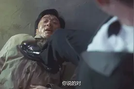 虫子从干枯的人嘴里爬出来，好恶心的特效，吃饭的时候最好不要看视频封面