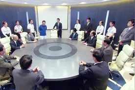 代理董事长光荣卸任，董事长回到公司，说了一番肺腑之言