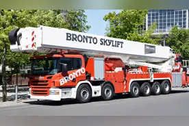 芬兰“神车”垄断中国高端市场！售价2500万，一分钟喷水3.8吨！视频封面