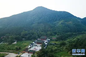 飞“阅”阁皂山图片