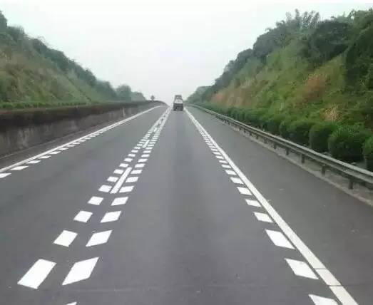 马路上这几种标线代表啥意思？来看图解快速了解！