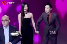 留灯女嘉宾就是男嘉宾的心动女生，不出意外两人幸福开心的牵手了视频封面