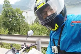 摩托车上高速公路，遇到交警怎么办？摩友分享给你经验视频封面