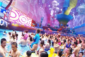 夏日炎炎，带上防水相机探索水立方嬉水乐园视频封面