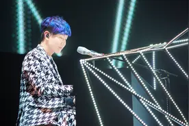 韩国00后对中国歌坛依旧停留在《甜蜜蜜》，林俊杰VS周杰伦你选谁视频封面