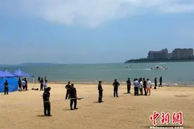 北京双胞胎小姐妹青岛失踪 家长确认大女儿溺亡图片