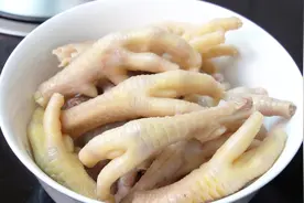 爱吃鸡爪一定要收藏，试试这一特色吃法，软烂鲜香，做法还简单视频封面