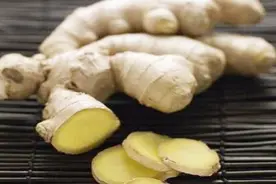 夏天每天都吃1片生姜，坚持1个月，身体的这3种好处就能看见视频封面