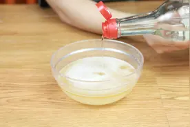 啤酒里面加点醋真的太厉害了，竟然有这么神奇的妙用，赶紧去试试