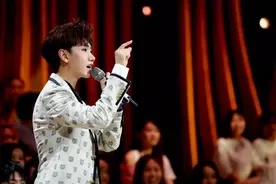 《金曲捞之挑战主打歌》汪苏泷即兴创作爱情藏头诗 实力演绎《为你写诗》获90%超高支持率图片