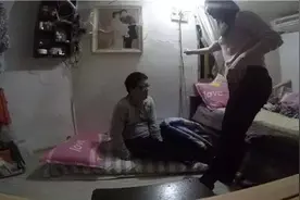 5人挤30㎡，丈夫不工作全靠妻子养活，设计师改造却遭邻居丢石头图片
