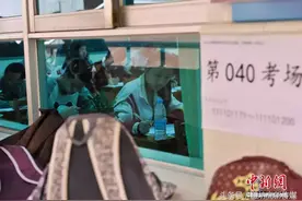 河南四家长质疑考生答题卡被调包，考生：作文不是我写的图片