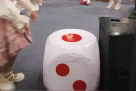 广州萤火虫漫展拍摄的图片，画质不好，不要介意，第一次去图片