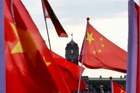 驳回“禁挂五星旗” 民进党软化了？图片