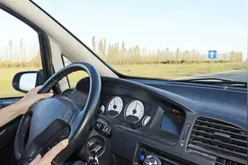 汽车高速提速慢，很多车主不懂，其实自己低成本就能解决