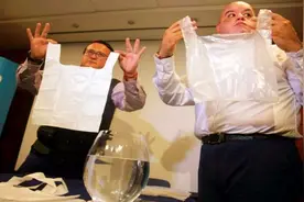 科学家发明一种能当水喝的食品袋，你想尝尝吗？视频封面