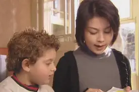混血儿看《三毛流浪记》，见有人虐待三毛，就说这人是妈咪的妈咪视频封面