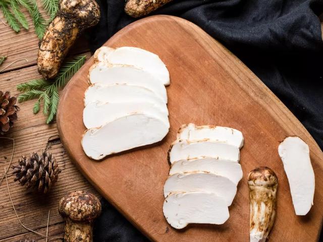 味道鲜美，是——松茸