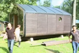 马云果然没骗人！荷兰发明能住100年的纸房子，1天盖好，售价23万