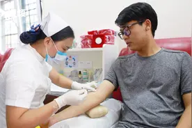 广州最大献血屋启用！献血者：用可再生的血液挽救无法重来的生命视频封面