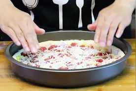 披萨饼太贵了，李姐教你披萨饼做法，方法简单，一点不比卖的差！