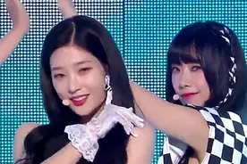 女团DIA新曲《WooWoo》音乐中心首秀，郑采妍颜值爆表